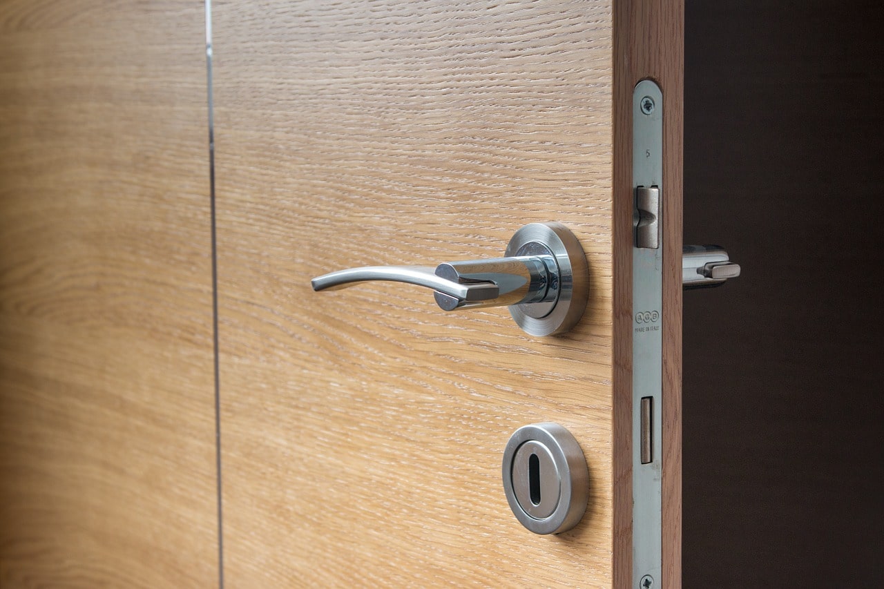 Parts of internal door handles explained - Specification Advice